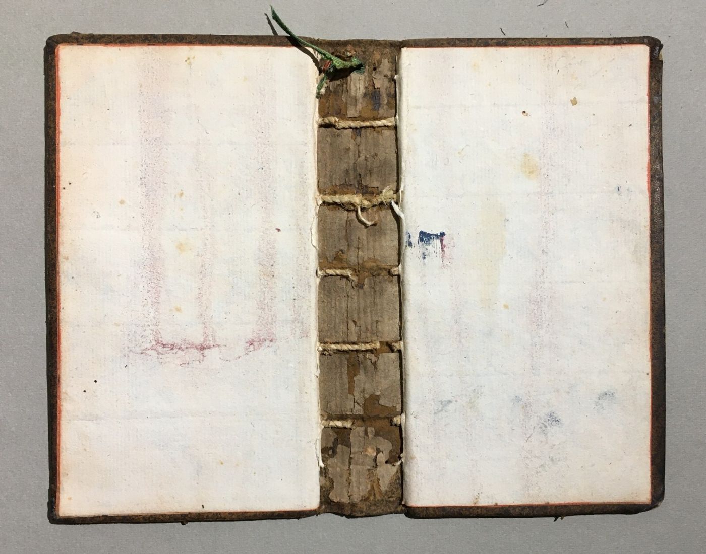 Bibliofilia: Antica Legatura In Pelle Per "Divozioni Diverse"