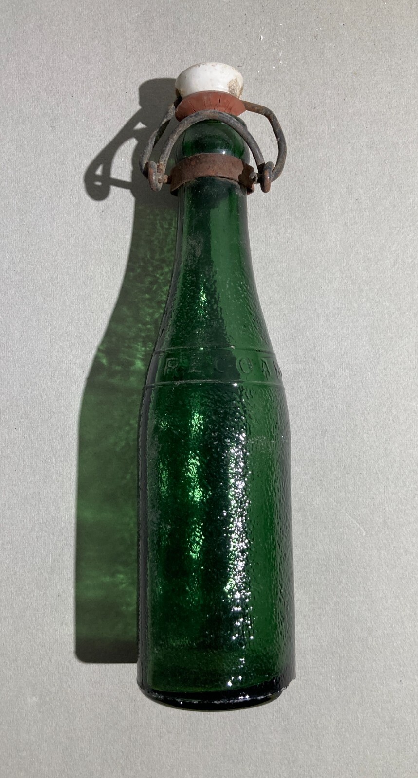 Bottiglia Da Collezione In Vetro Verde Pubblicitaria Recoaro Con Tappo In Porcellana