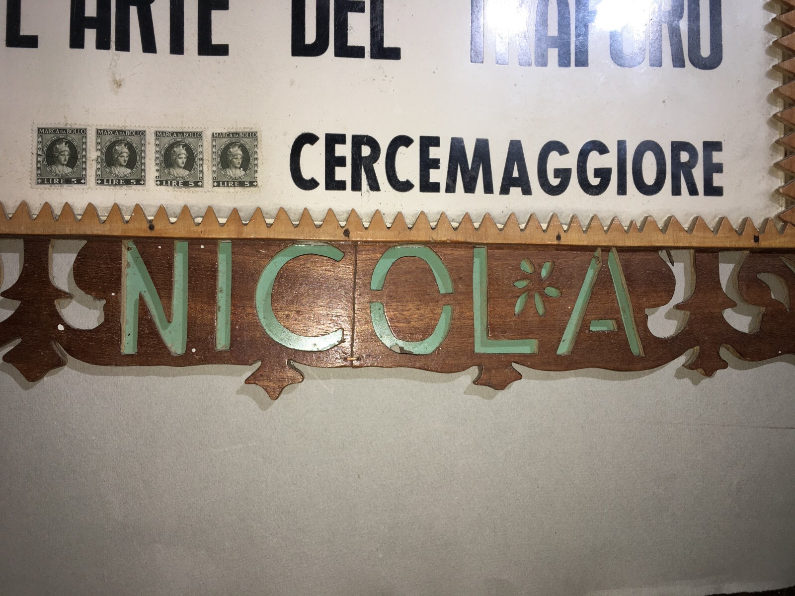 Cercemaggiore (Campobasso): Insegna Pubblicitaria Artistica In Legno Traforato Di Nicola Tiberio