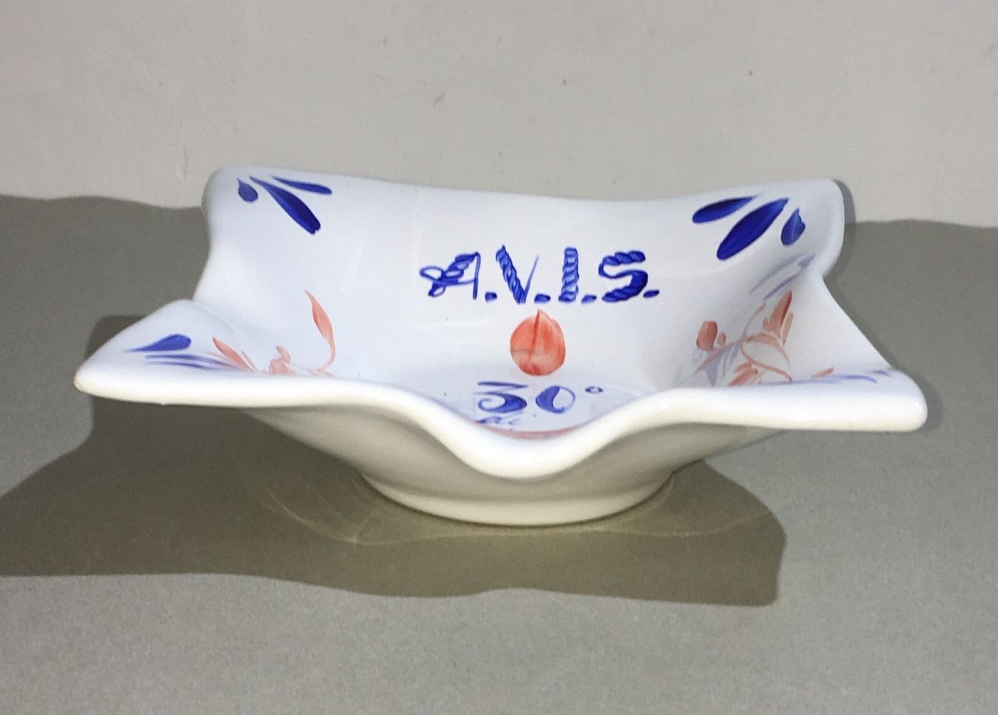 Posacenere Pubblicitario, Ceramica Dipinta, A.V.I.S. Lodi, Lodivecchio, Firmato, 2002
