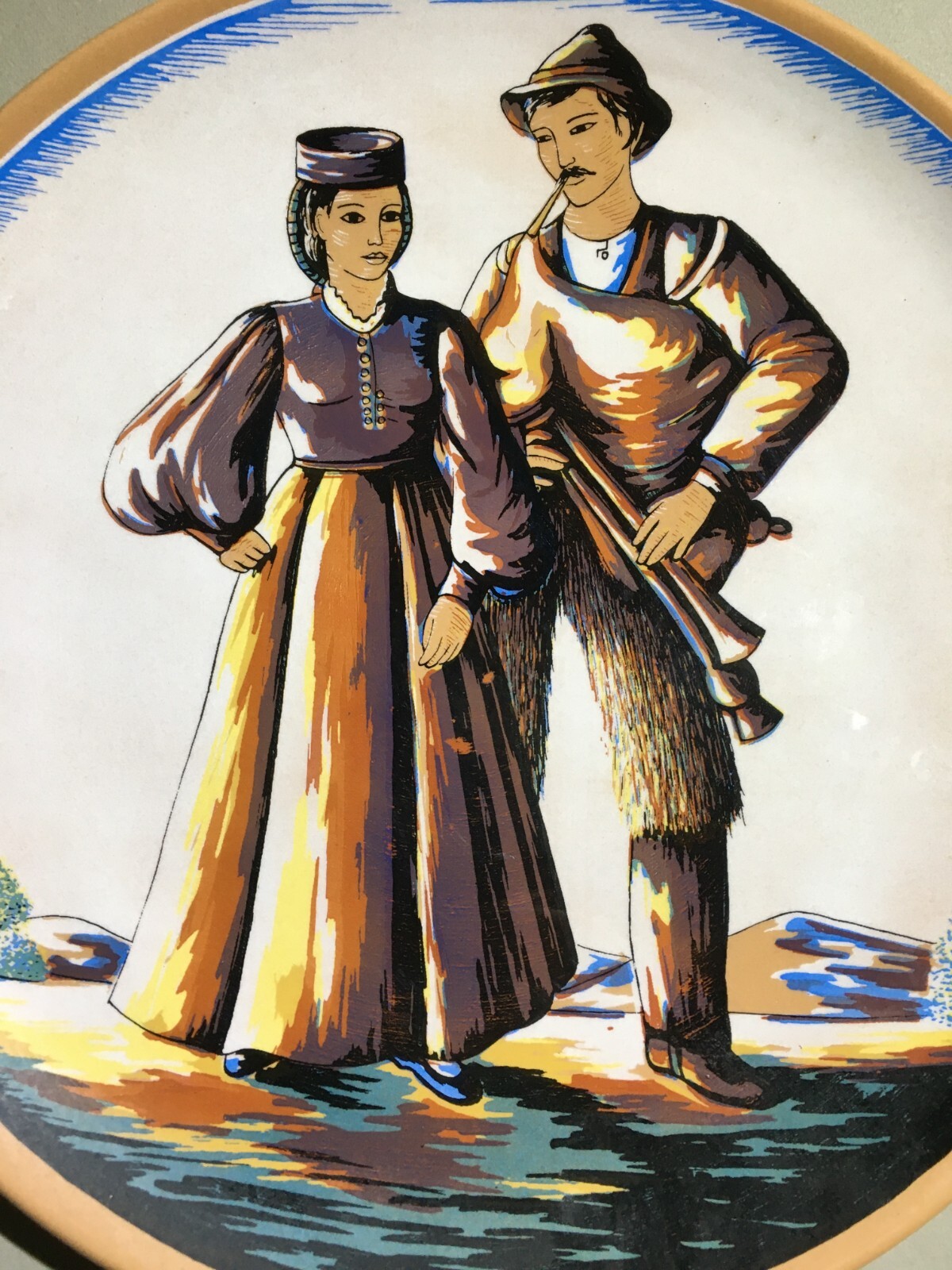 Costumi Popolari Regionali, Folklore: Piatto Decorativo In Ceramica Con Cornamusa