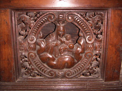 Antico Inginocchiatoio Devozionale Con Scultura Della Madonna Con Bambino