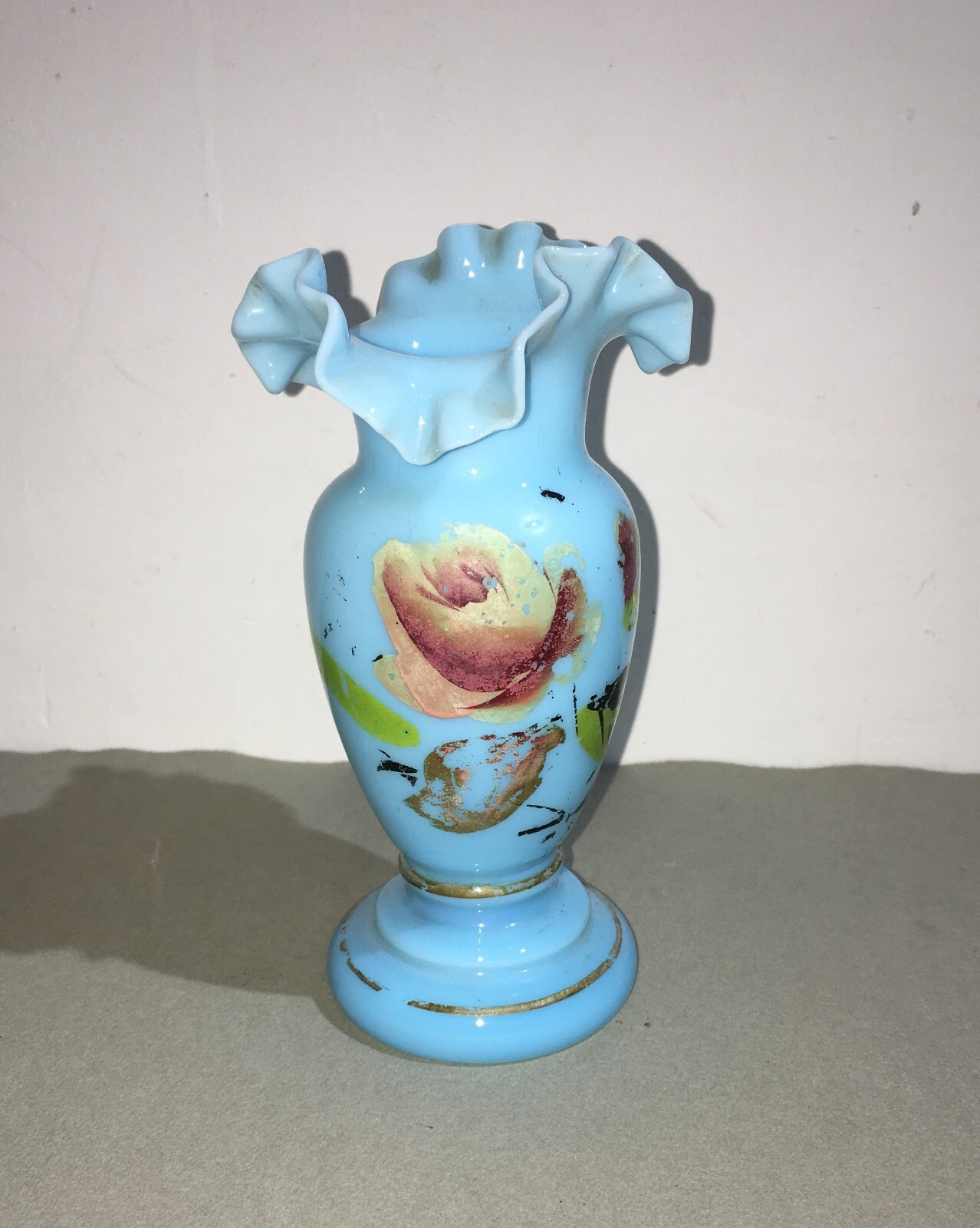 Decorativo Soprammobile Antico: Vasetto Portafiori In Opaline Celeste, Decoro Liberty