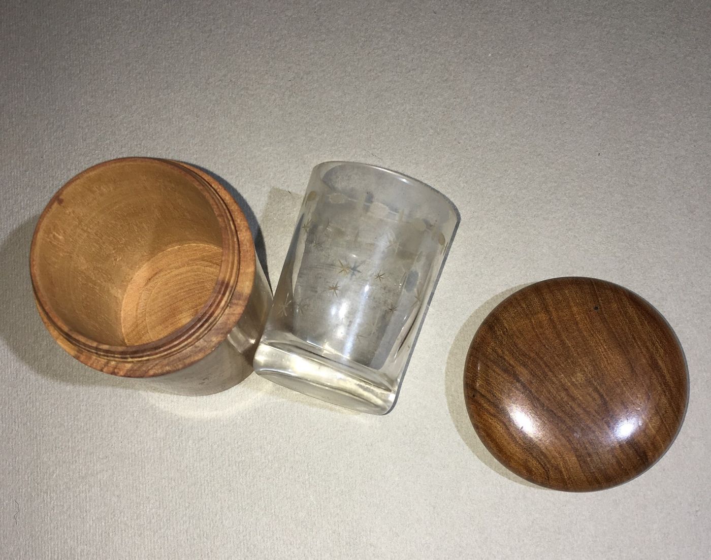 Bellagio   Antico Astuccio In Legno Con Bicchierino In Vetro Inciso