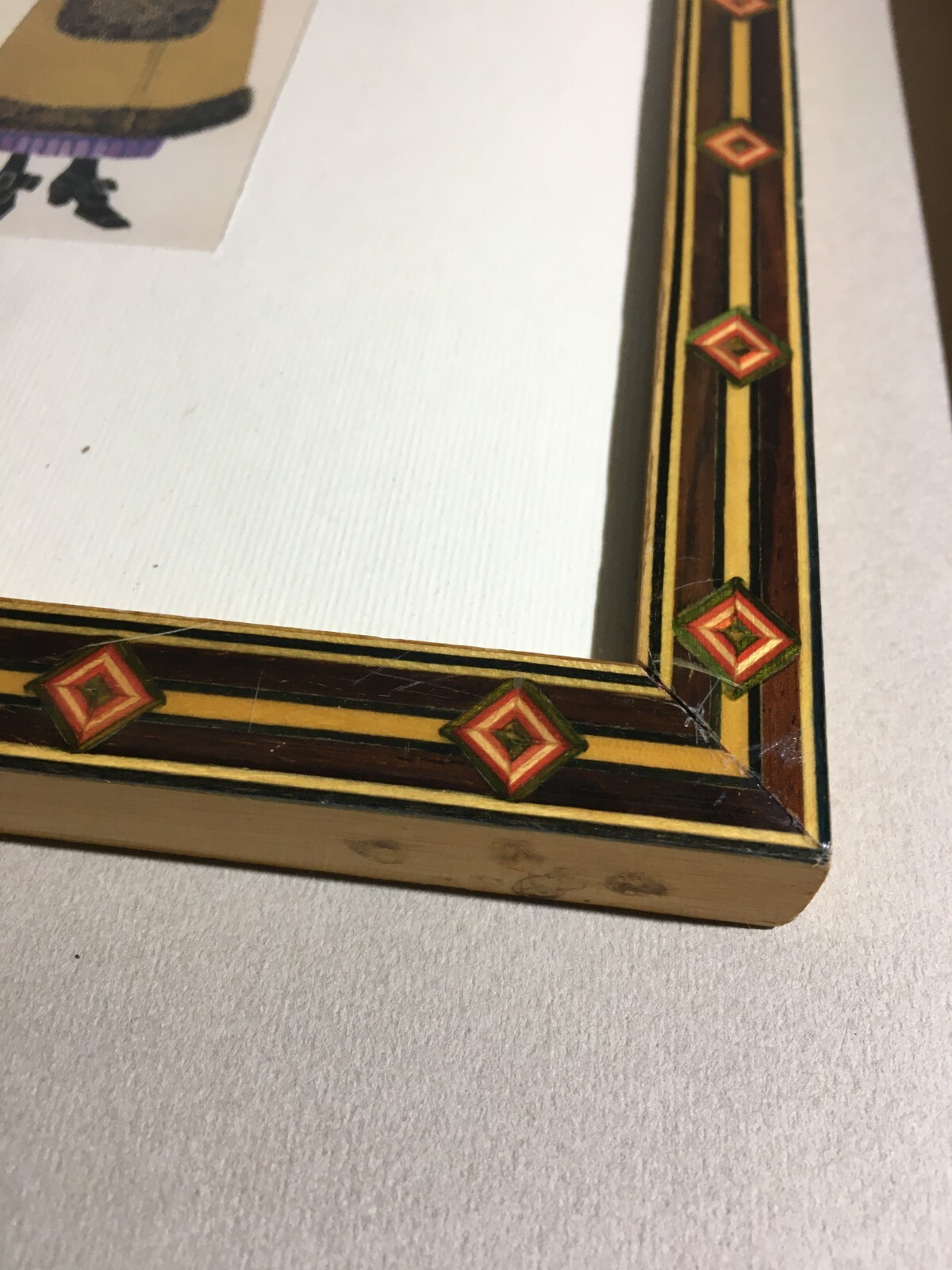 Cornice In Legno Con Intarsi Artistici