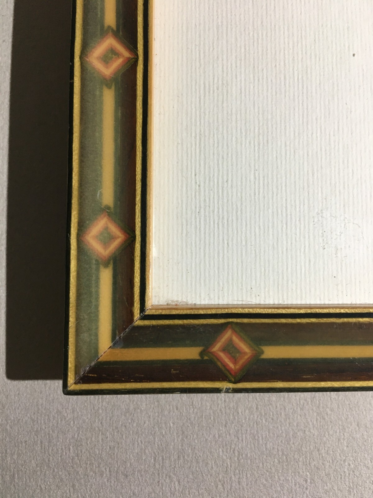 Cornice In Legno Con Intarsi Artistici