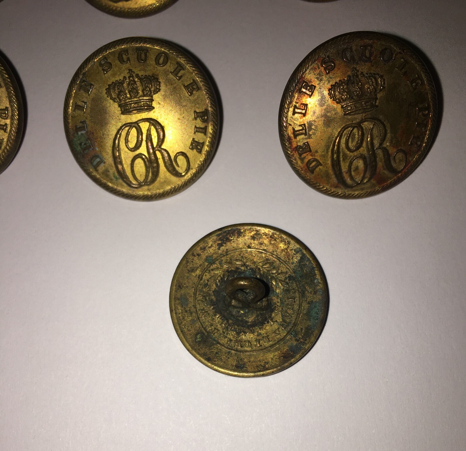 Araldica, Militaria: Antichi Bottoni Del Regio Collegio Delle Scuole Pie Di Napoli   Landolfi