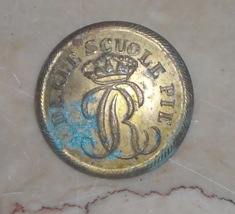 Araldica e Militaria: Antichi Bottoni del Regio Collegio delle Scuole Pie, Napoli (set di 8)