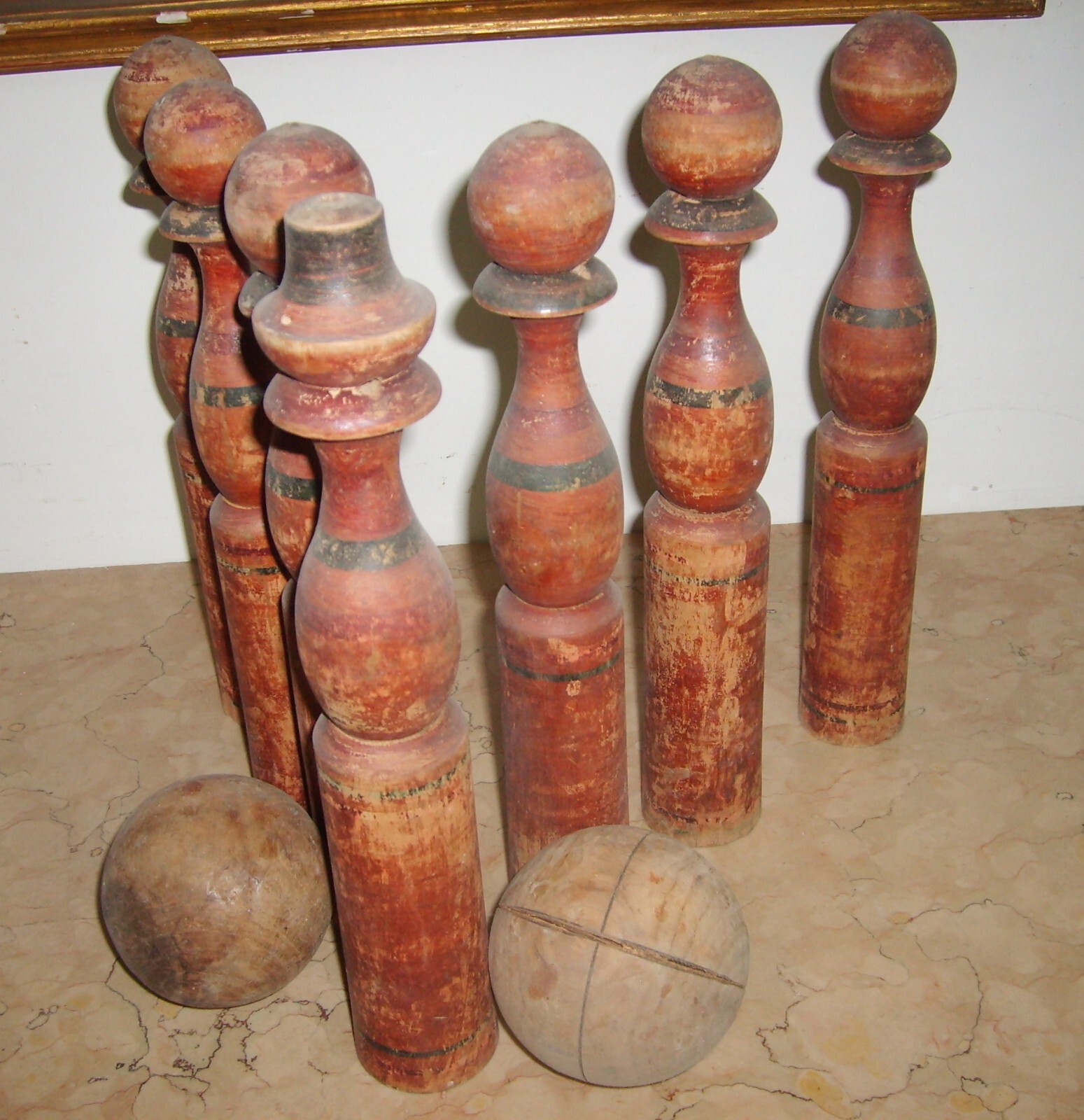 Giochi: Bocce E Birilli In Legno Tornito Policromo Da Collezione d'Epoca