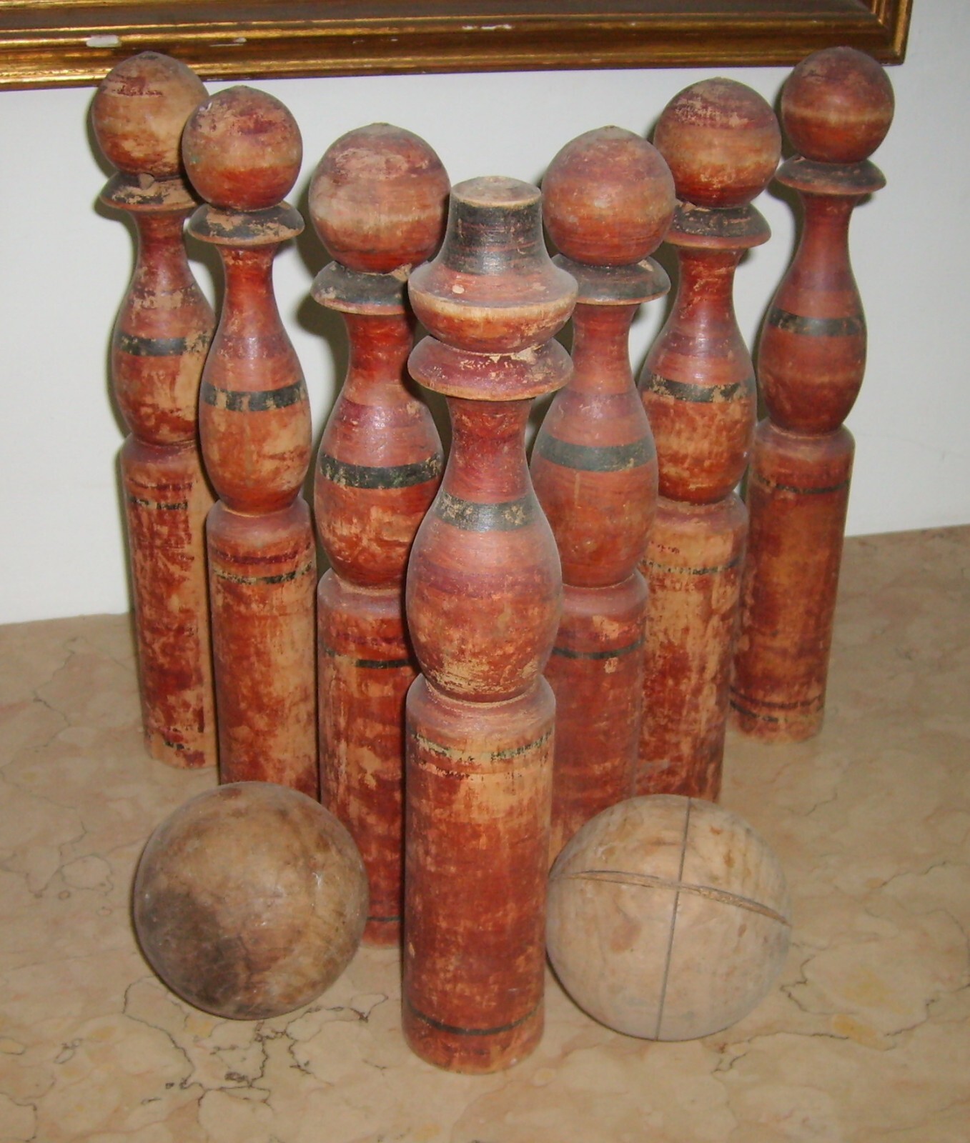 Giochi: Bocce E Birilli In Legno Tornito Policromo Da Collezione d'Epoca
