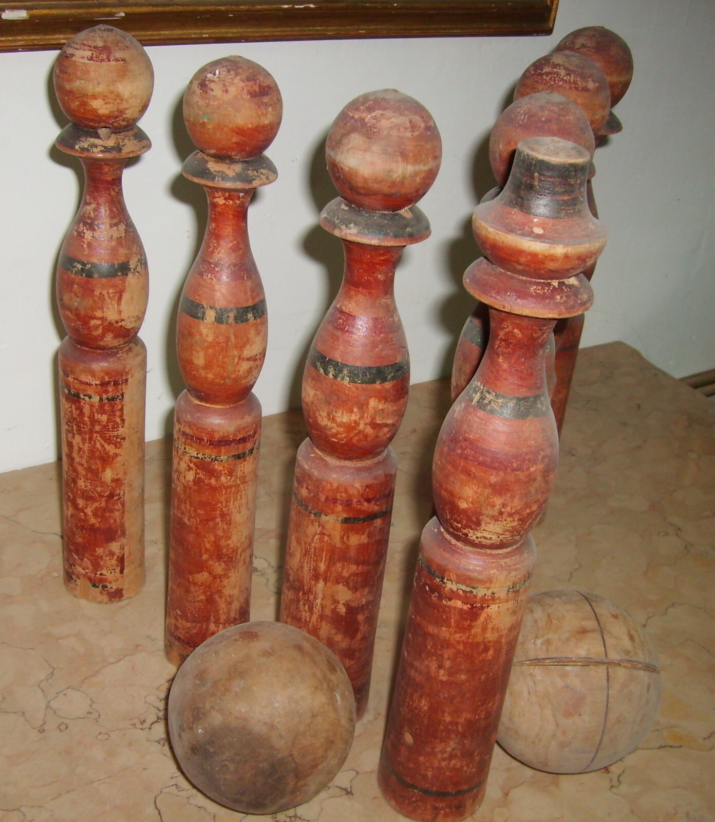 Giochi: Bocce E Birilli In Legno Tornito Policromo Da Collezione d'Epoca