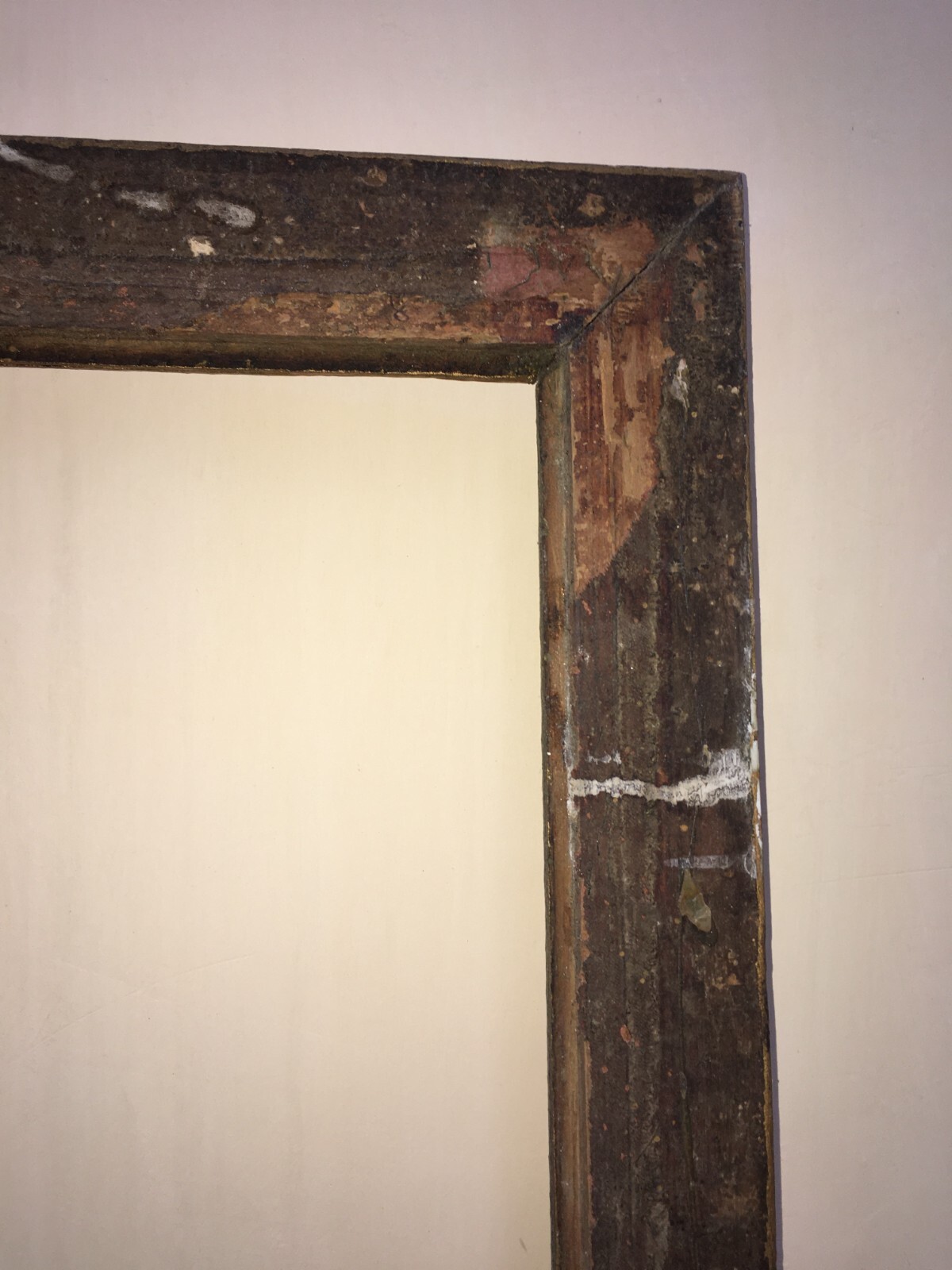 Cornice Antica Con Lavorazione In Pastiglia