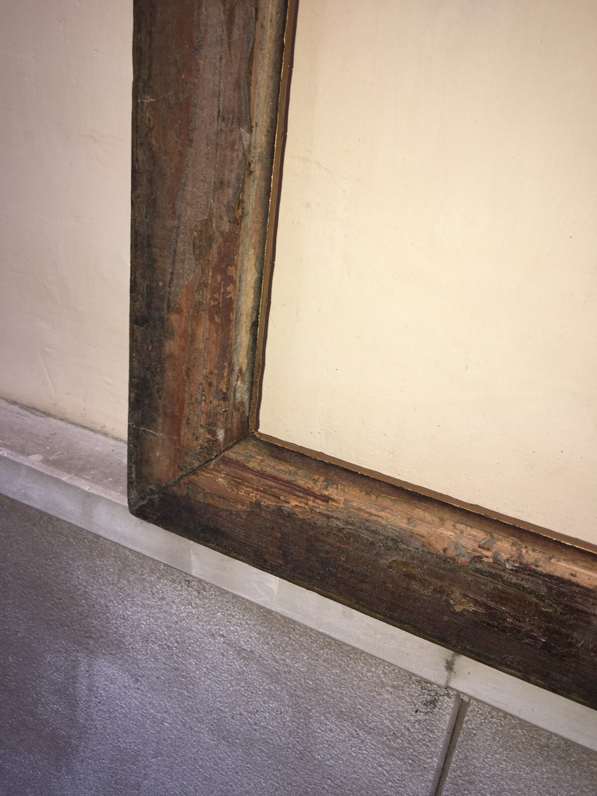 Cornice Antica Con Lavorazione In Pastiglia