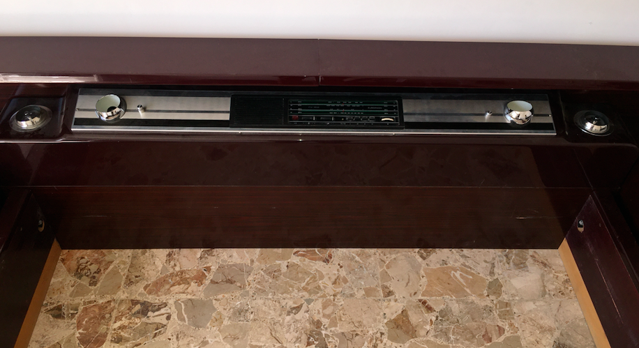 Letto Con Comodini E Radio Integrata, Design Aerodinamico Anni '70
