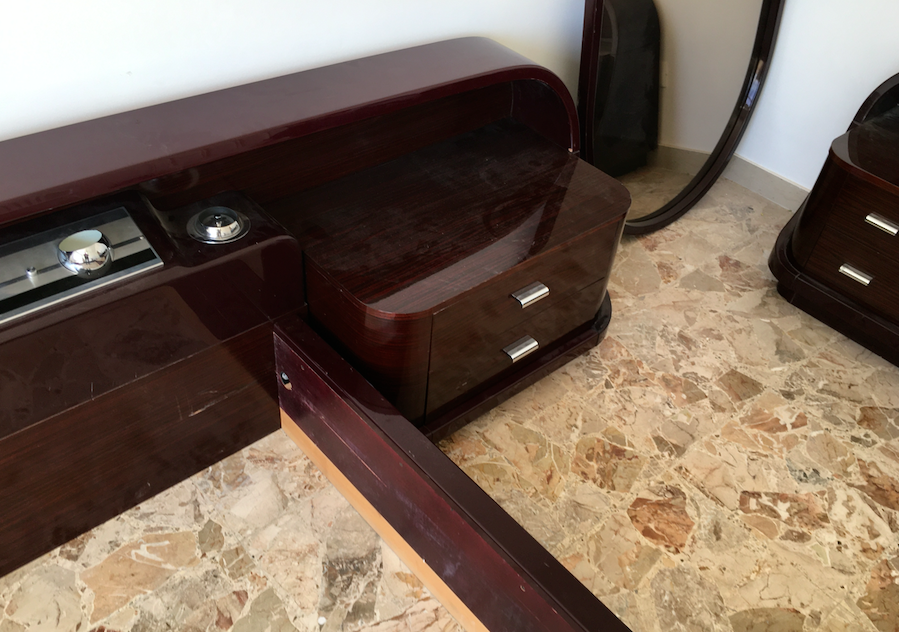 Letto Con Comodini E Radio Integrata, Design Aerodinamico Anni '70