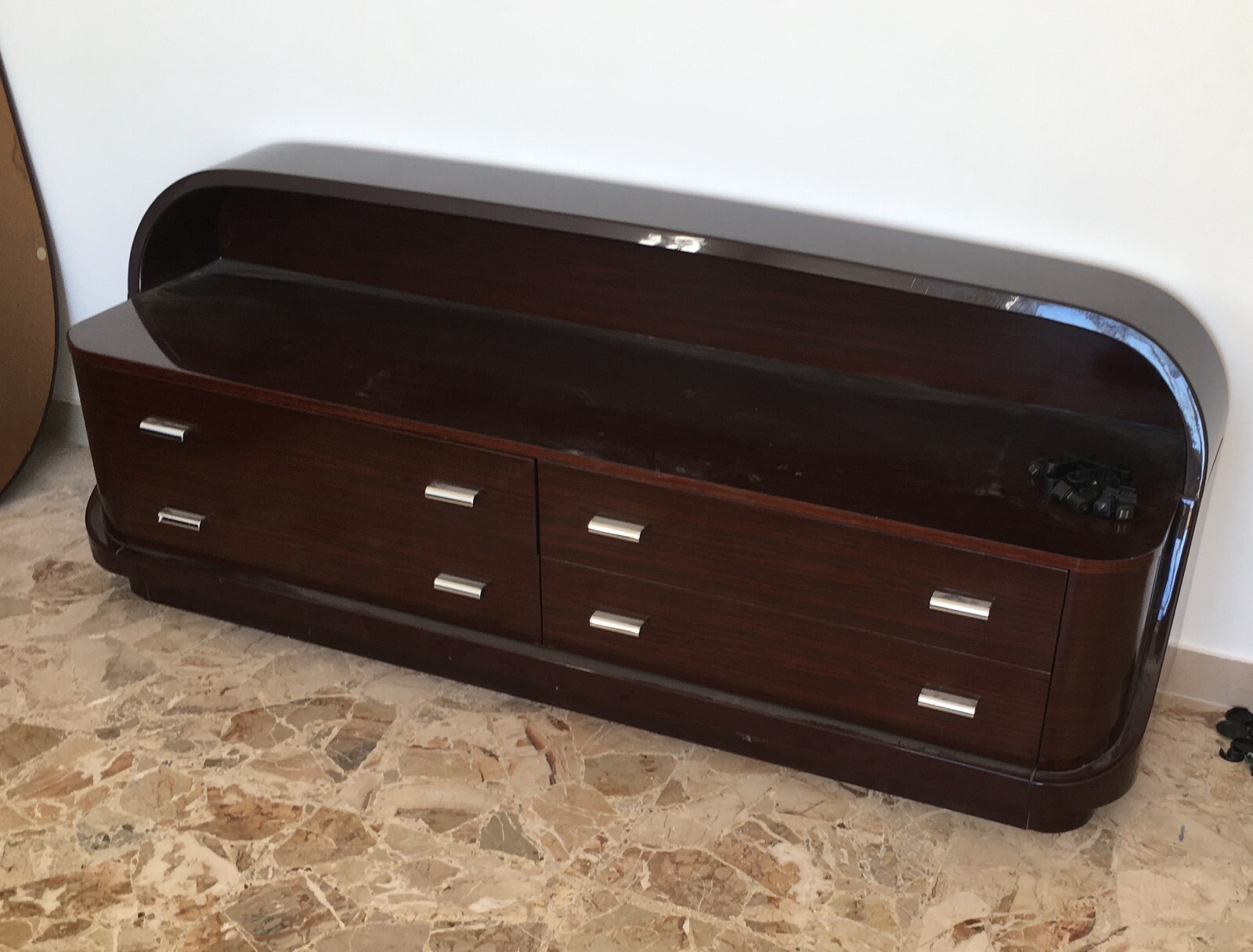 Arti Decorative: Cassettiera Stilizzata Di Design, Anni '70