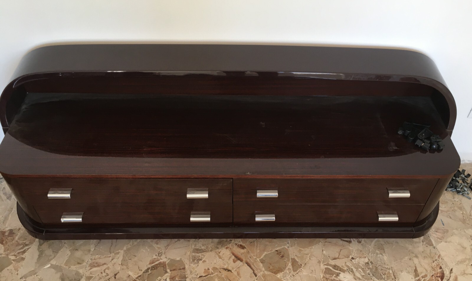 Arti Decorative: Cassettiera Stilizzata Di Design, Anni '70