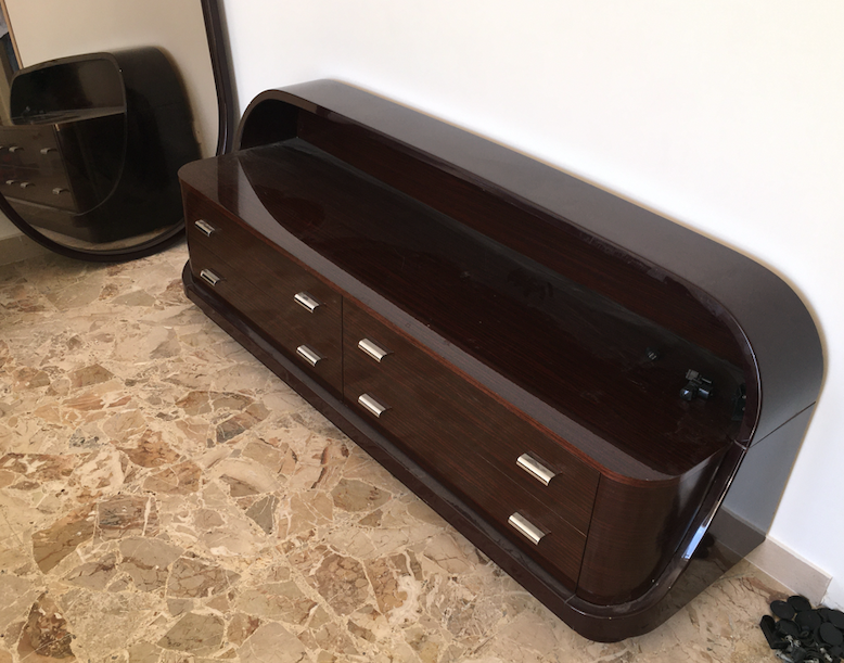 Arti Decorative: Cassettiera Stilizzata Di Design, Anni '70