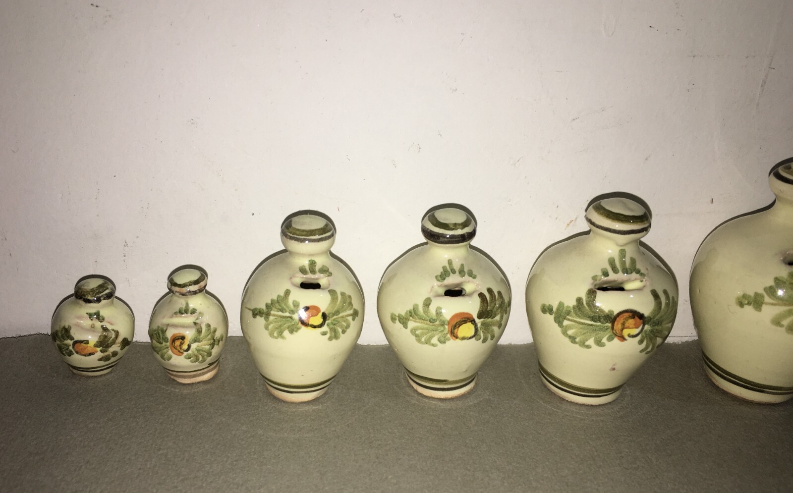 Puglia, Grottaglie, Otto Mini Ceramiche Da Collezione, Salvadanai, Firmati Zubrod