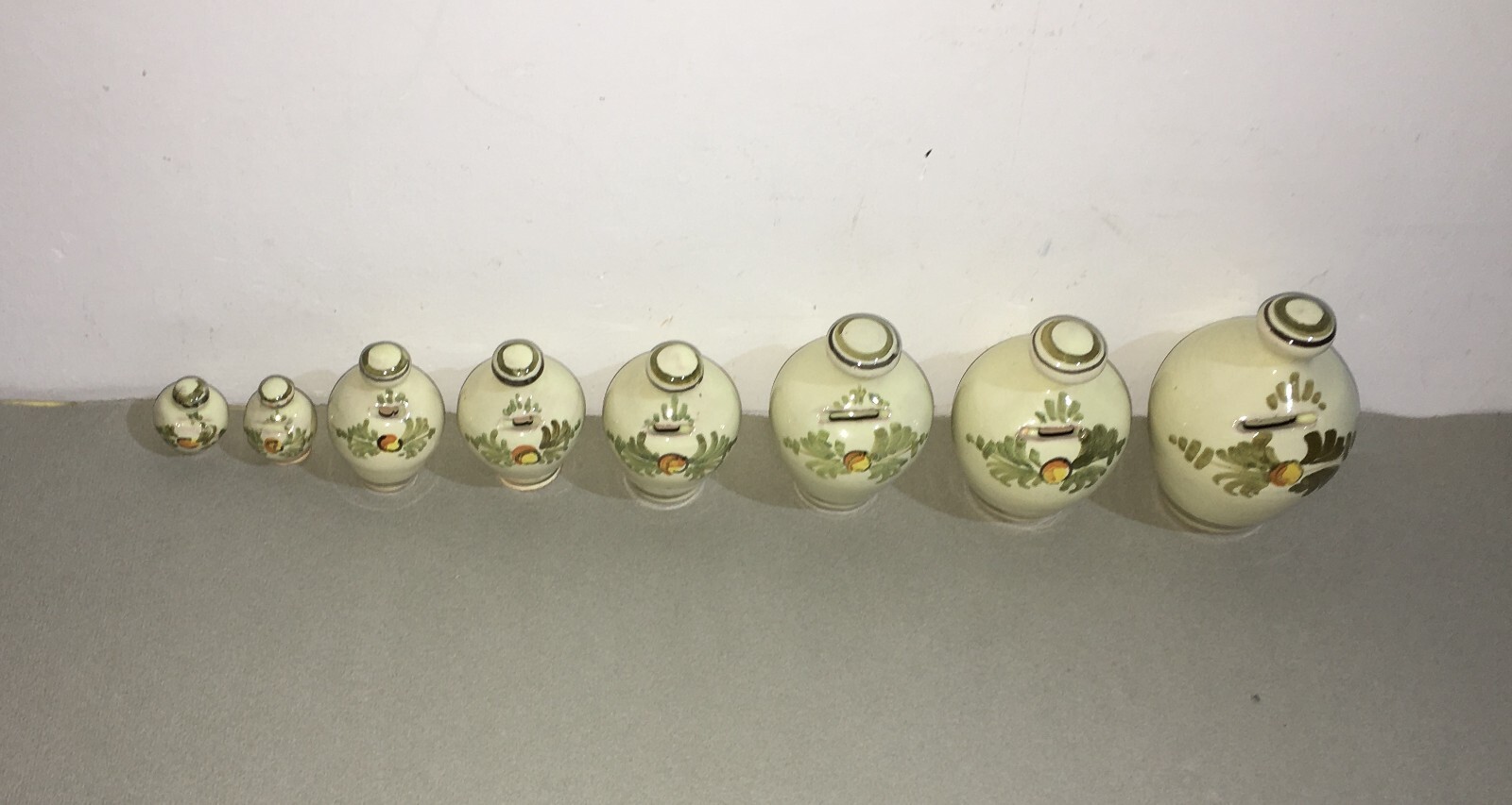 Puglia, Grottaglie, Otto Mini Ceramiche Da Collezione, Salvadanai, Firmati Zubrod