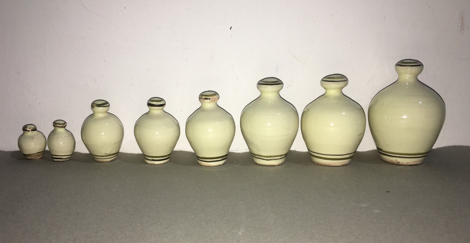 Puglia, Grottaglie, Otto Mini Ceramiche Da Collezione, Salvadanai, Firmati Zubrod