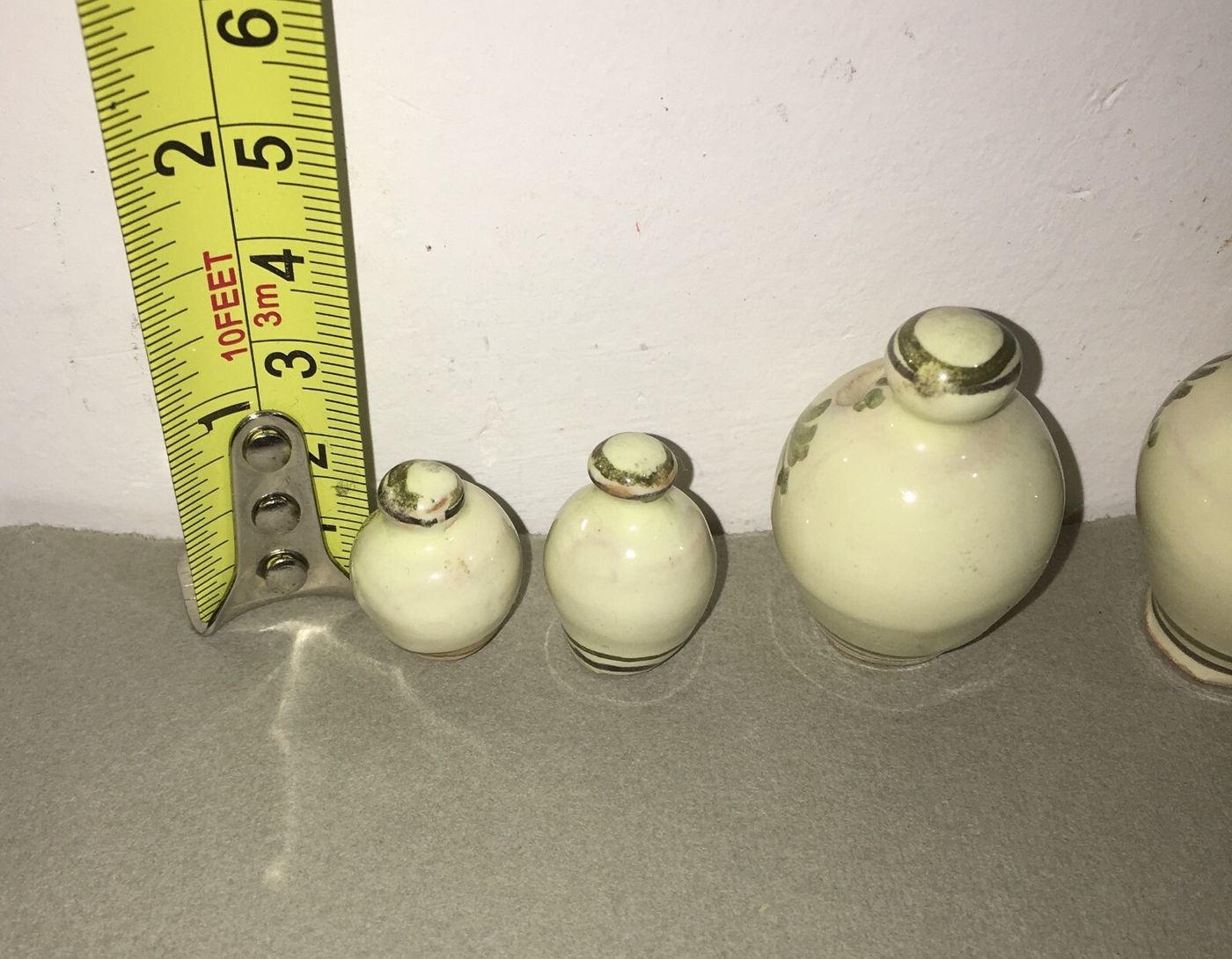 Puglia, Grottaglie, Otto Mini Ceramiche Da Collezione, Salvadanai, Firmati Zubrod