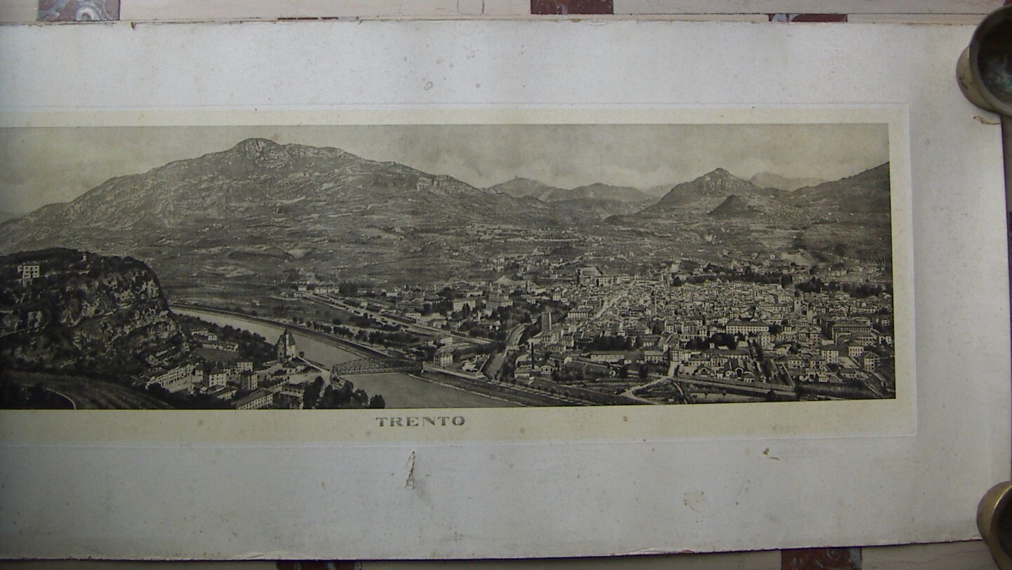Trento. Grande Veduta Panoramica Fotografica