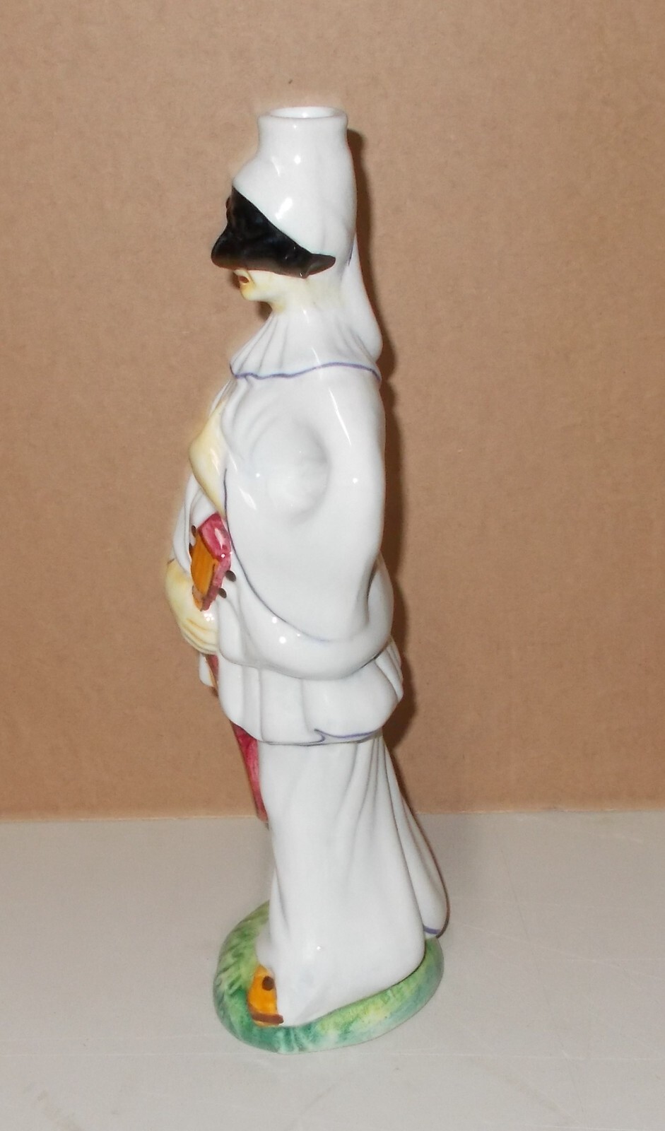 Folklore: Pulcinella, Maschera Del Teatro Popolare Napoletano In Ceramica