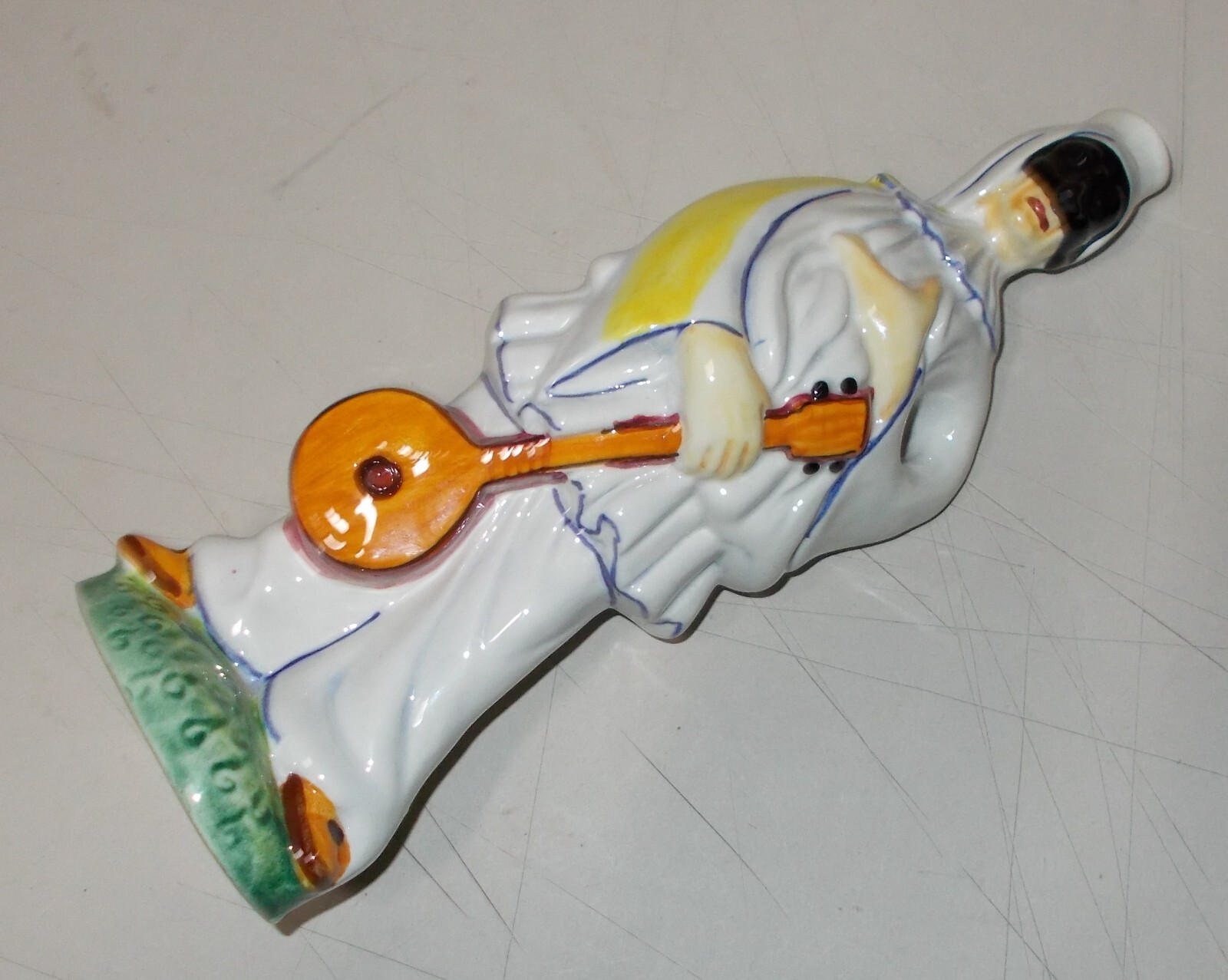 Folklore: Pulcinella, Maschera Del Teatro Popolare Napoletano In Ceramica