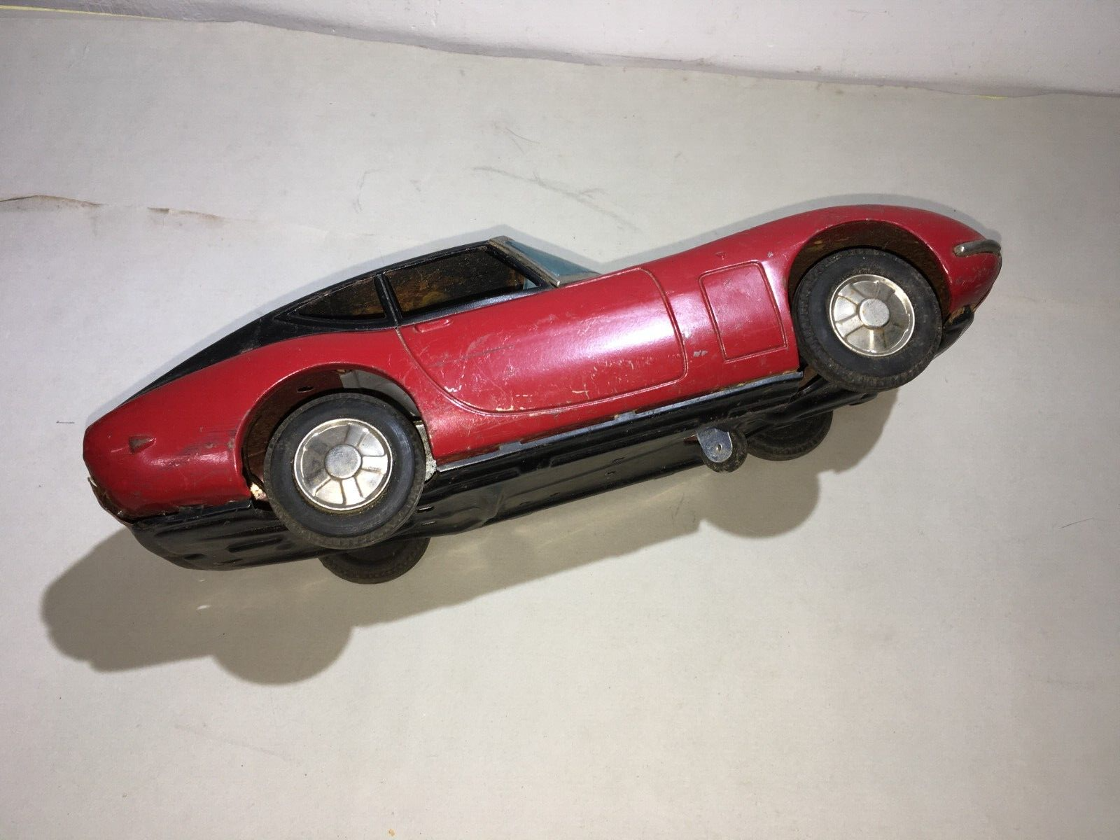 Toyota 2000 GT Rossa, Modellino d'Auto Sportiva Da Collezione