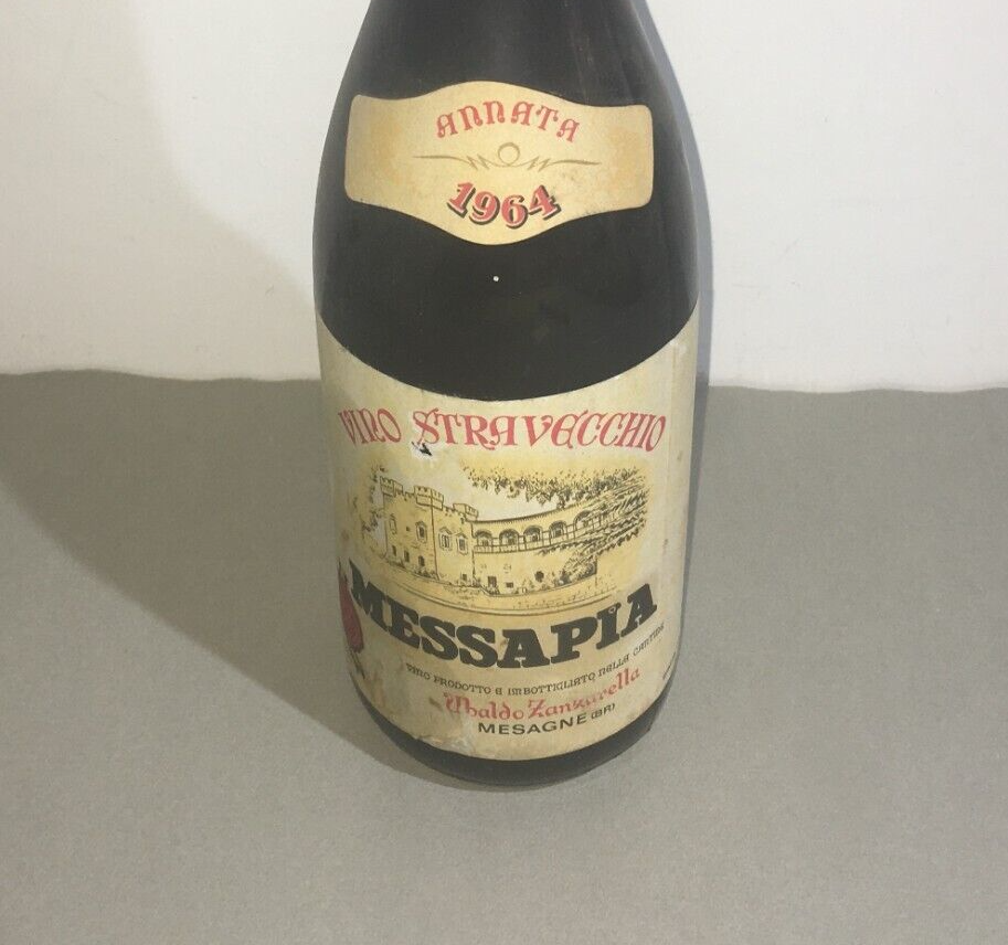 Messapia Vino Stravecchio   Ubaldo Zanzarella   Puglia   1964   Bottiglia