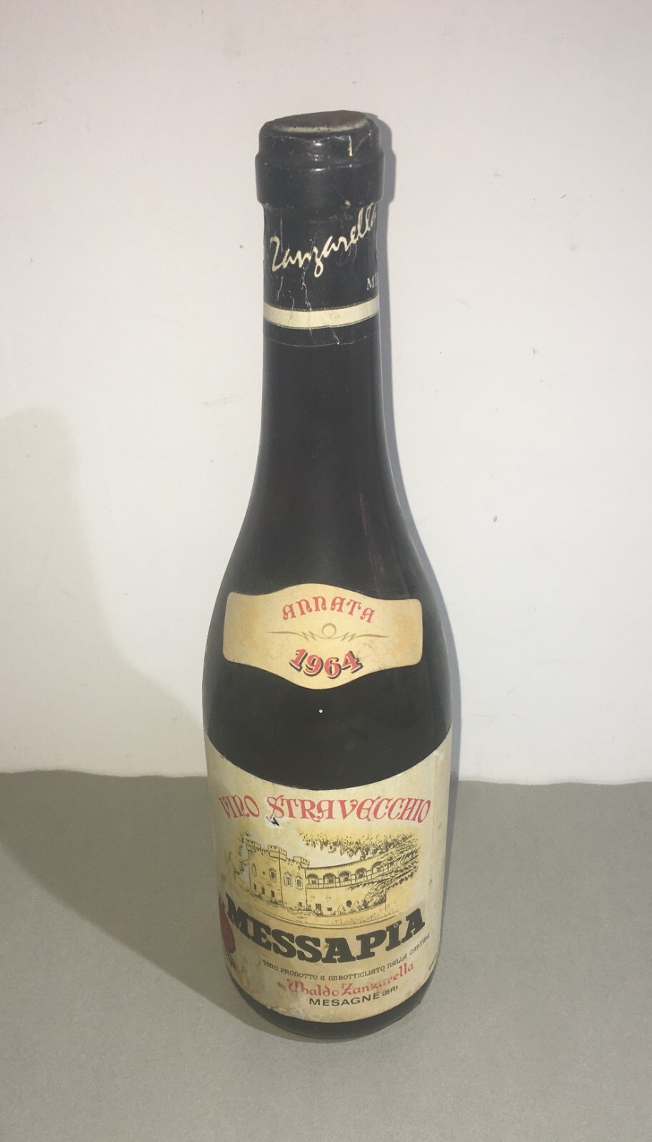 Messapia Vino Stravecchio   Ubaldo Zanzarella   Puglia   1964   Bottiglia