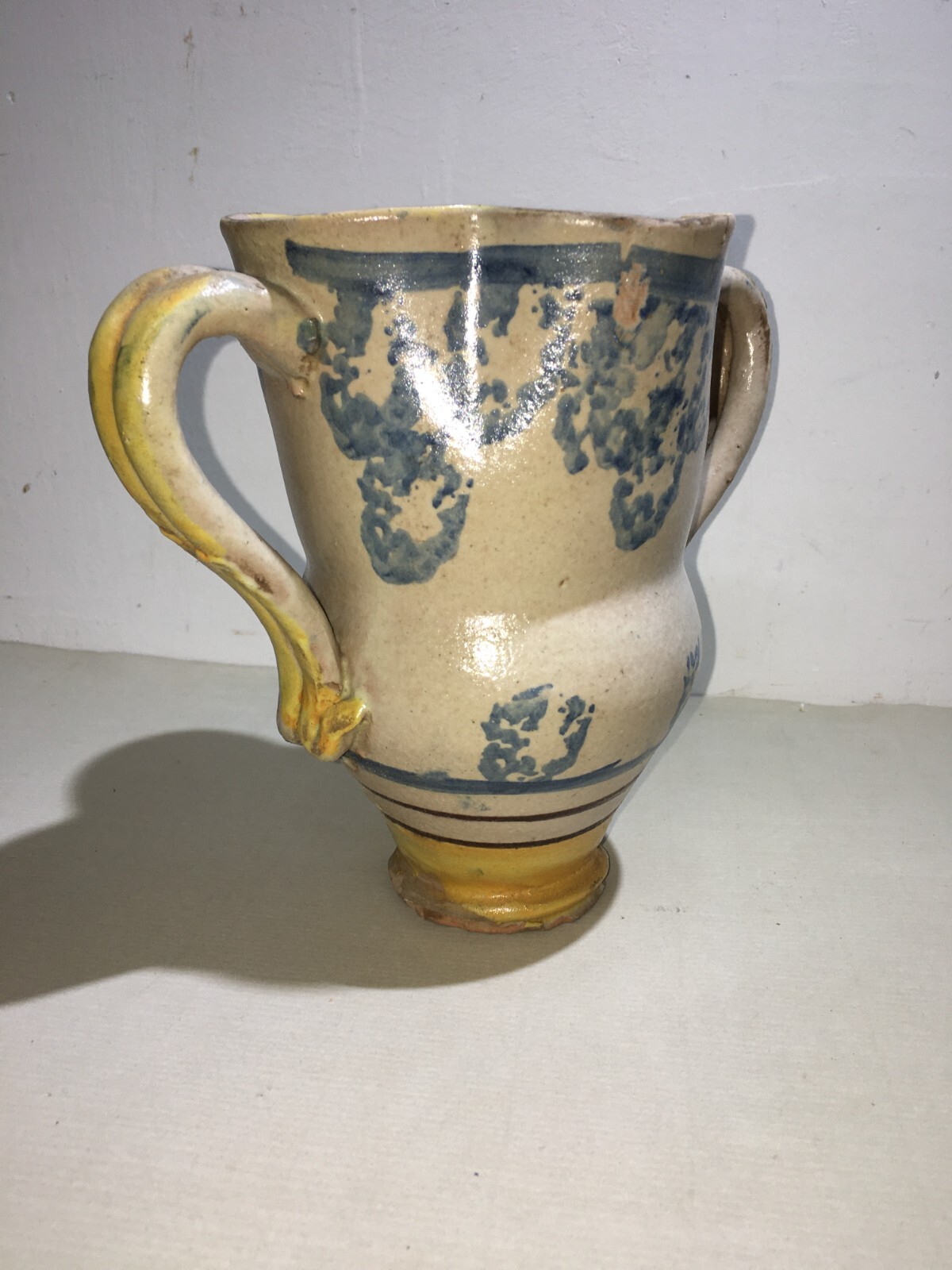 Artigianato Popolare Meridionale: Maioliche E Decorativa Ceramica Antica A Due Manici