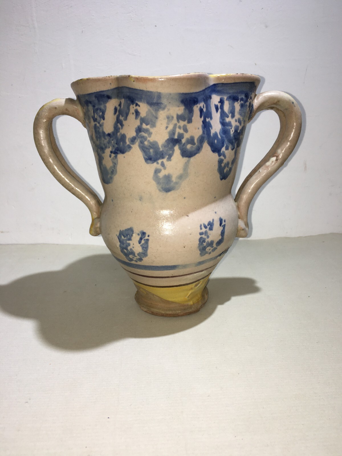 Artigianato Popolare Meridionale: Maioliche E Decorativa Ceramica Antica A Due Manici