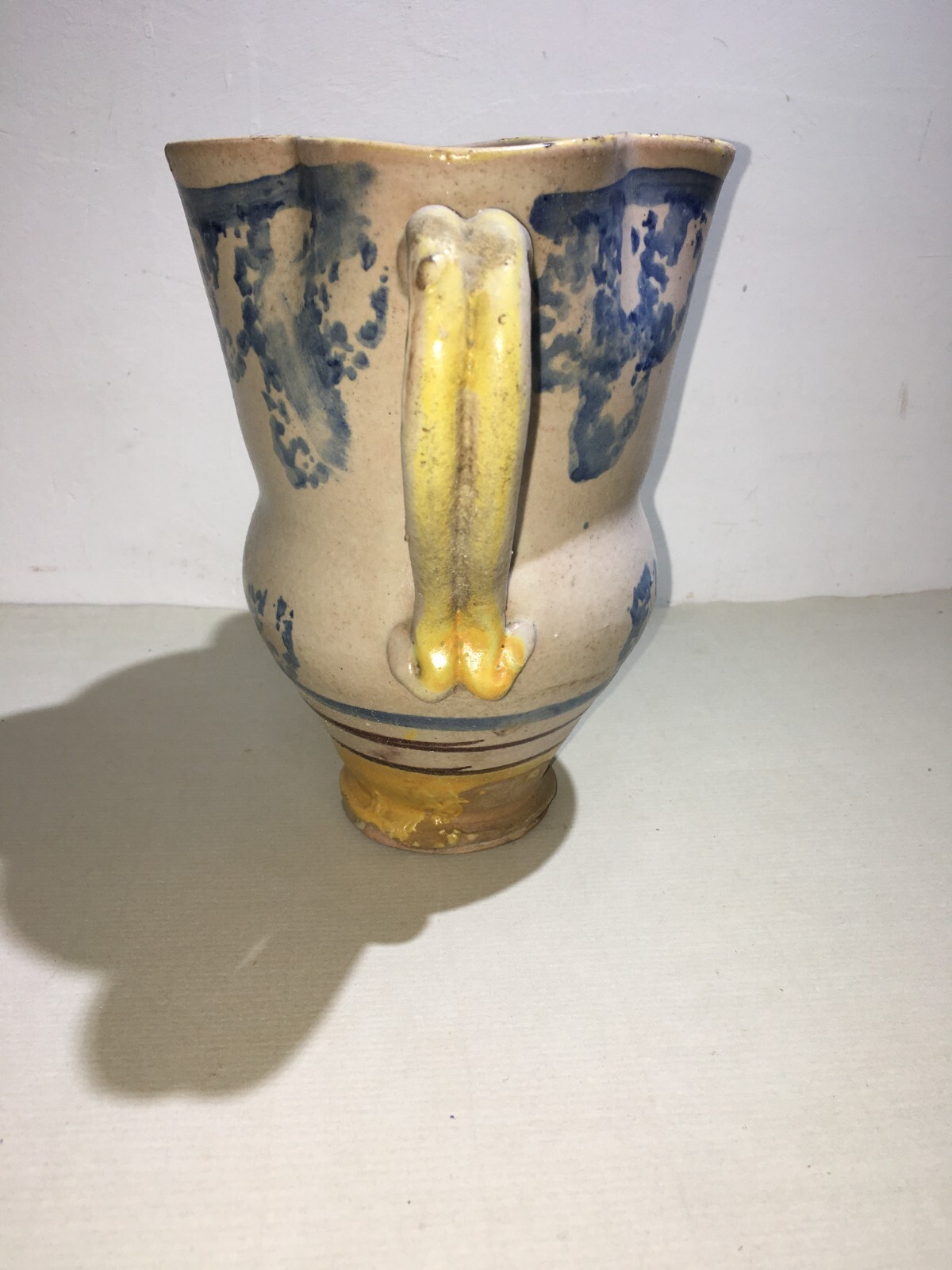 Artigianato Popolare Meridionale: Maioliche E Decorativa Ceramica Antica A Due Manici
