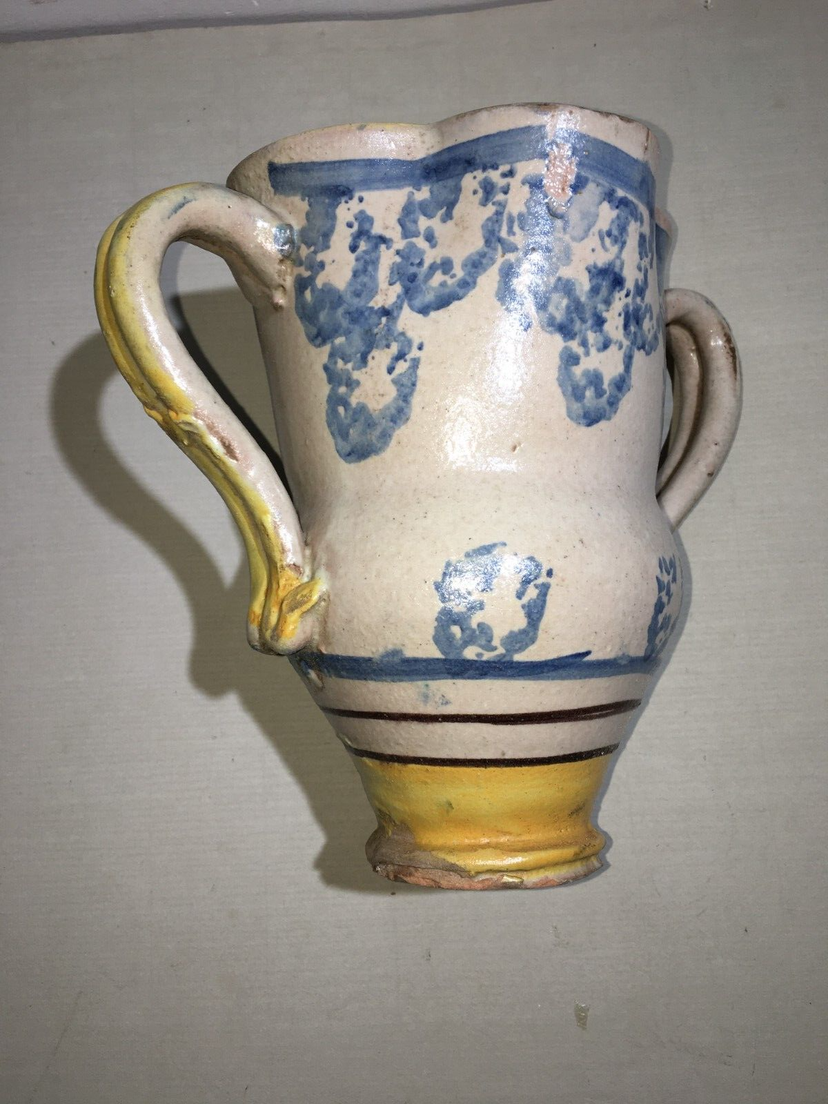 Artigianato Popolare Meridionale: Maioliche E Decorativa Ceramica Antica A Due Manici