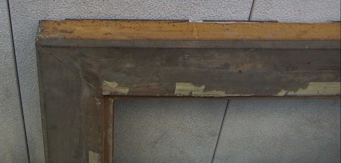 Antica Cornice In Legno Con Superficie Meccata Dorata Di Grandi Dimensioni
