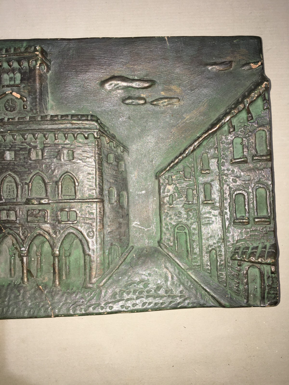 Placca Decorativa In Ceramica Patinata Bronzo, San Marino, Veduta Con Stemma
