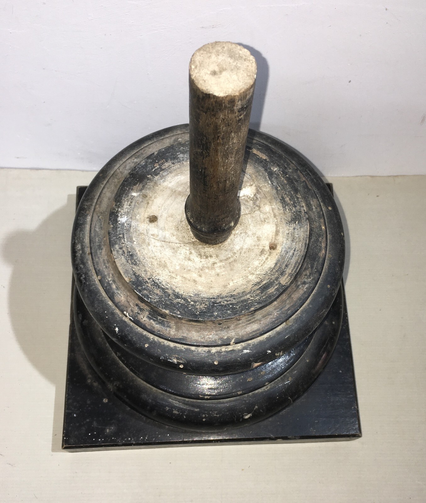 Base In Legno Tornito E Ebanizzato Per Sculture E Oggetti d'Arte