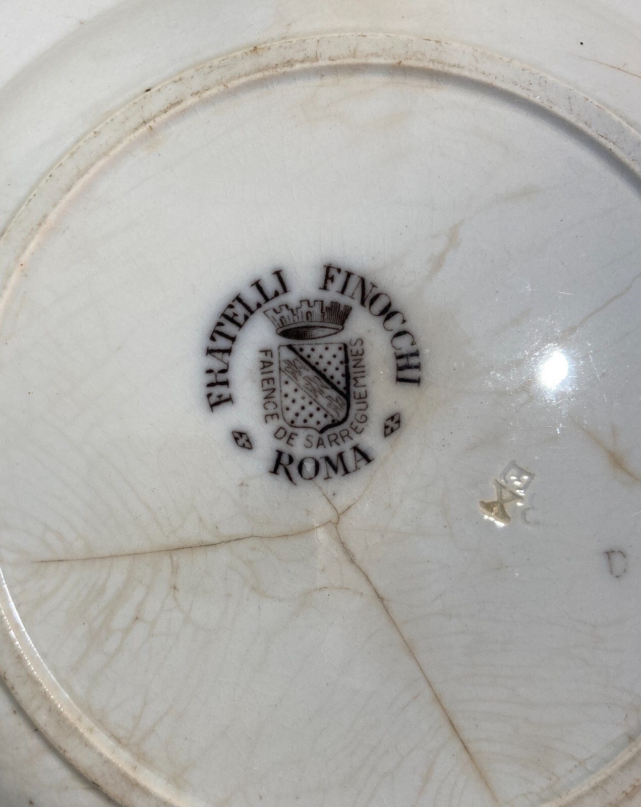 Artistica Ceramica Floreale: Piatto Antico Fratelli Finocchi, Roma (Sarreguemines)