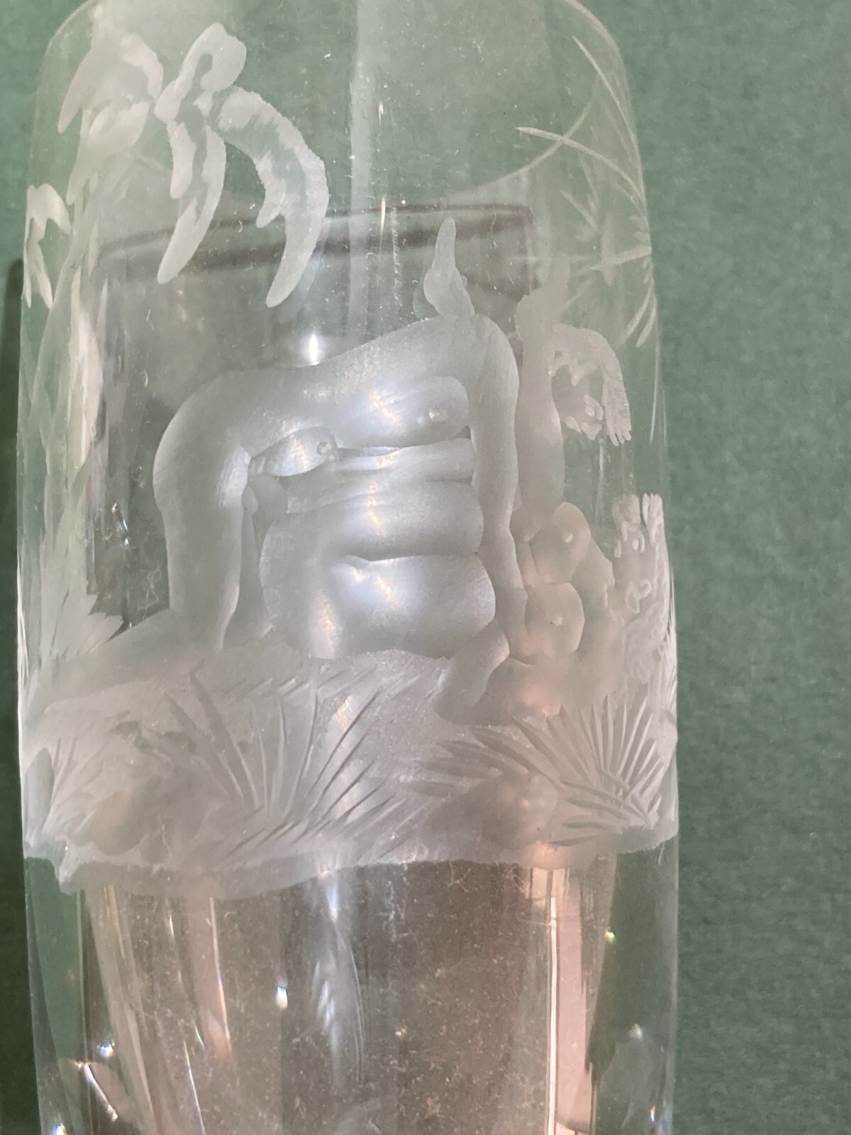 Bicchiere A Calice Inciso Con Scena Erotica In Vetro