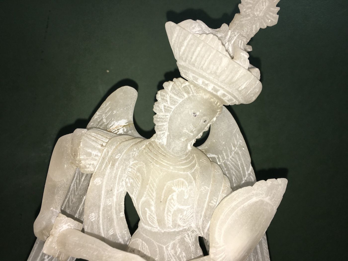 Arte Popolare Devozionale: Scultura Di San Michele Arcangelo In Alabastro