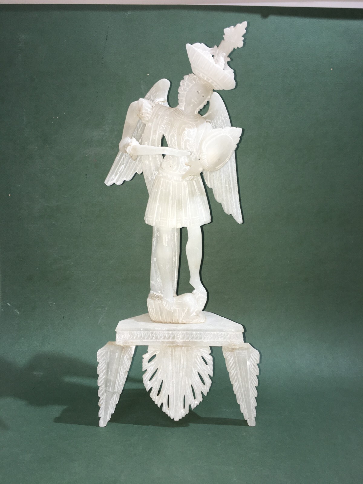 Arte Popolare Devozionale: Scultura Di San Michele Arcangelo In Alabastro