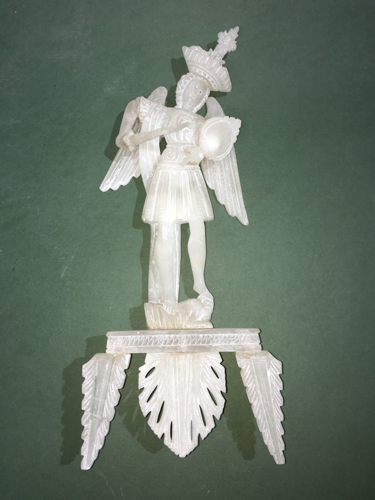 Arte Popolare Devozionale: Scultura Di San Michele Arcangelo In Alabastro
