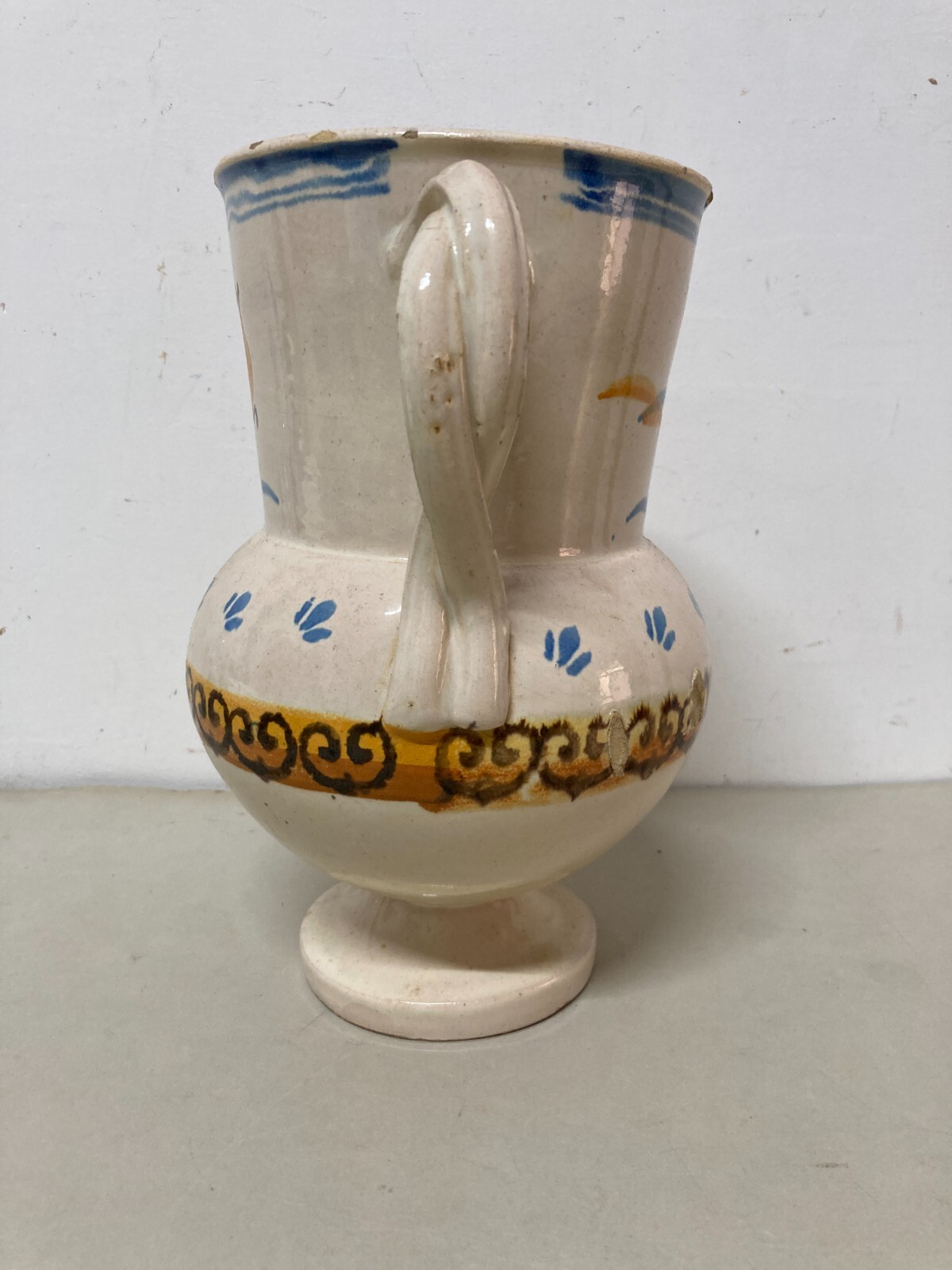 Ceramica Da Collezione, Puglia, Grottaglie. Boccale Con Uccellini, Antico, Decorativo