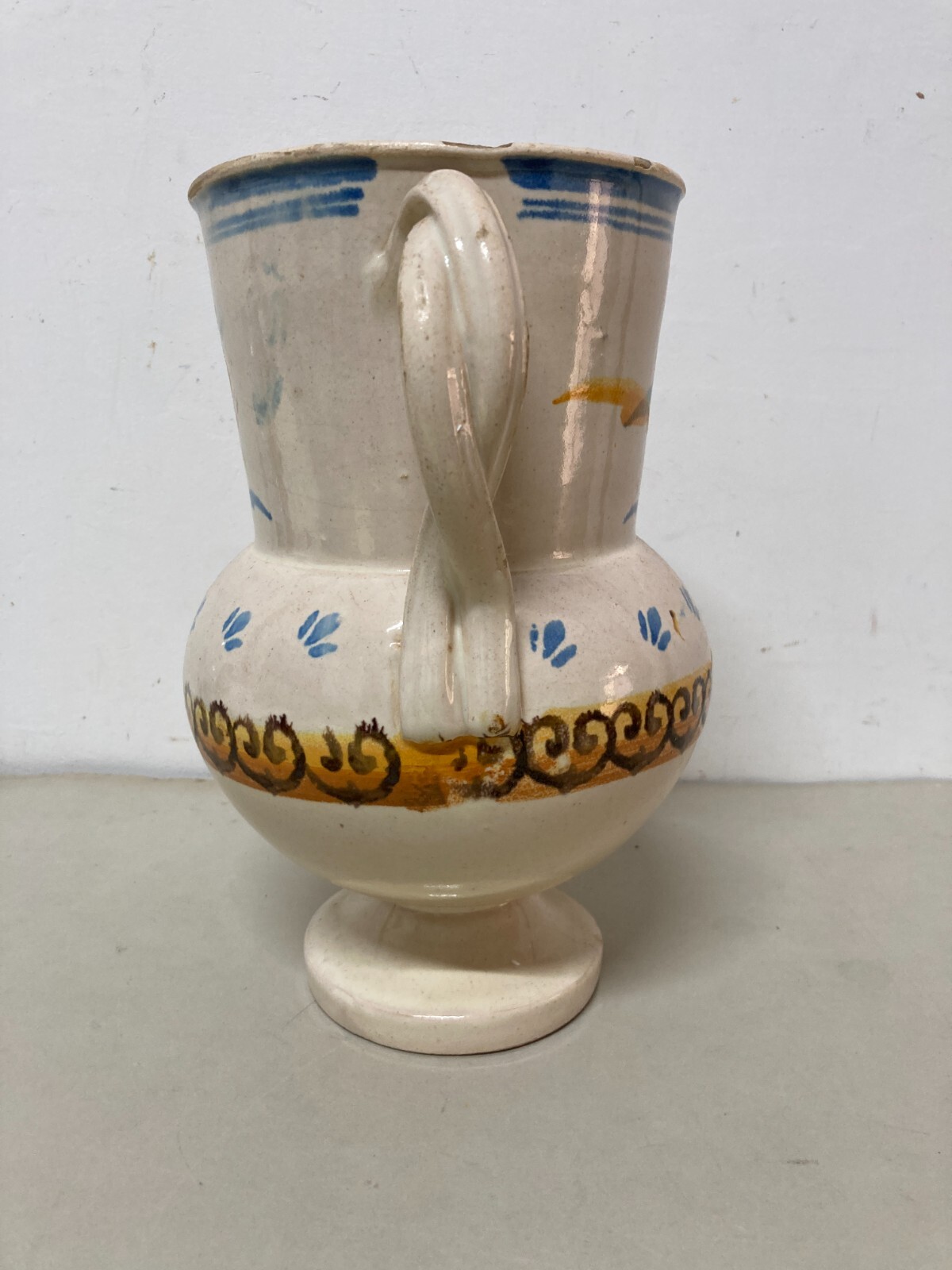 Ceramica Da Collezione, Puglia, Grottaglie. Boccale Con Uccellini, Antico, Decorativo