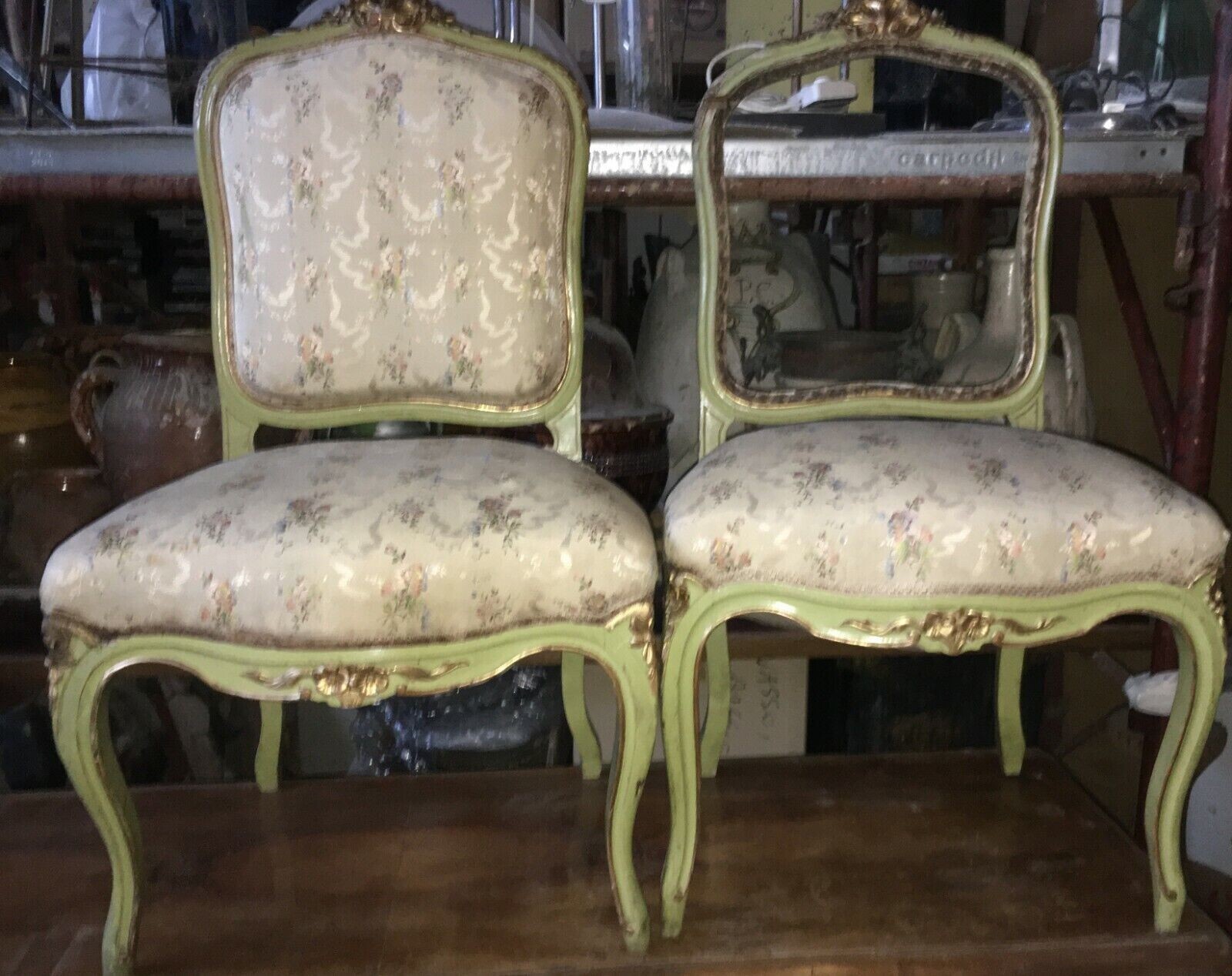Decorativo Antico Salotto: Divano E Due Sedie In Legno Laccato E Dorato Del XIX Secolo