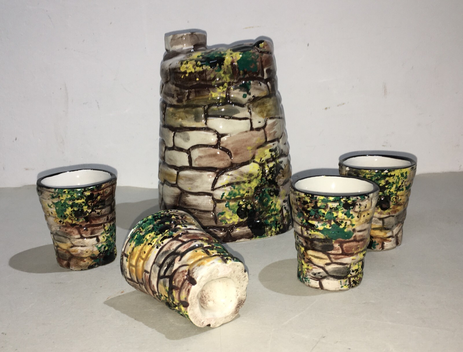 Sardegna, Nuraghe: Ceramiche Decorative E Da Collezione Di Massidda, Servizio Da Liquore