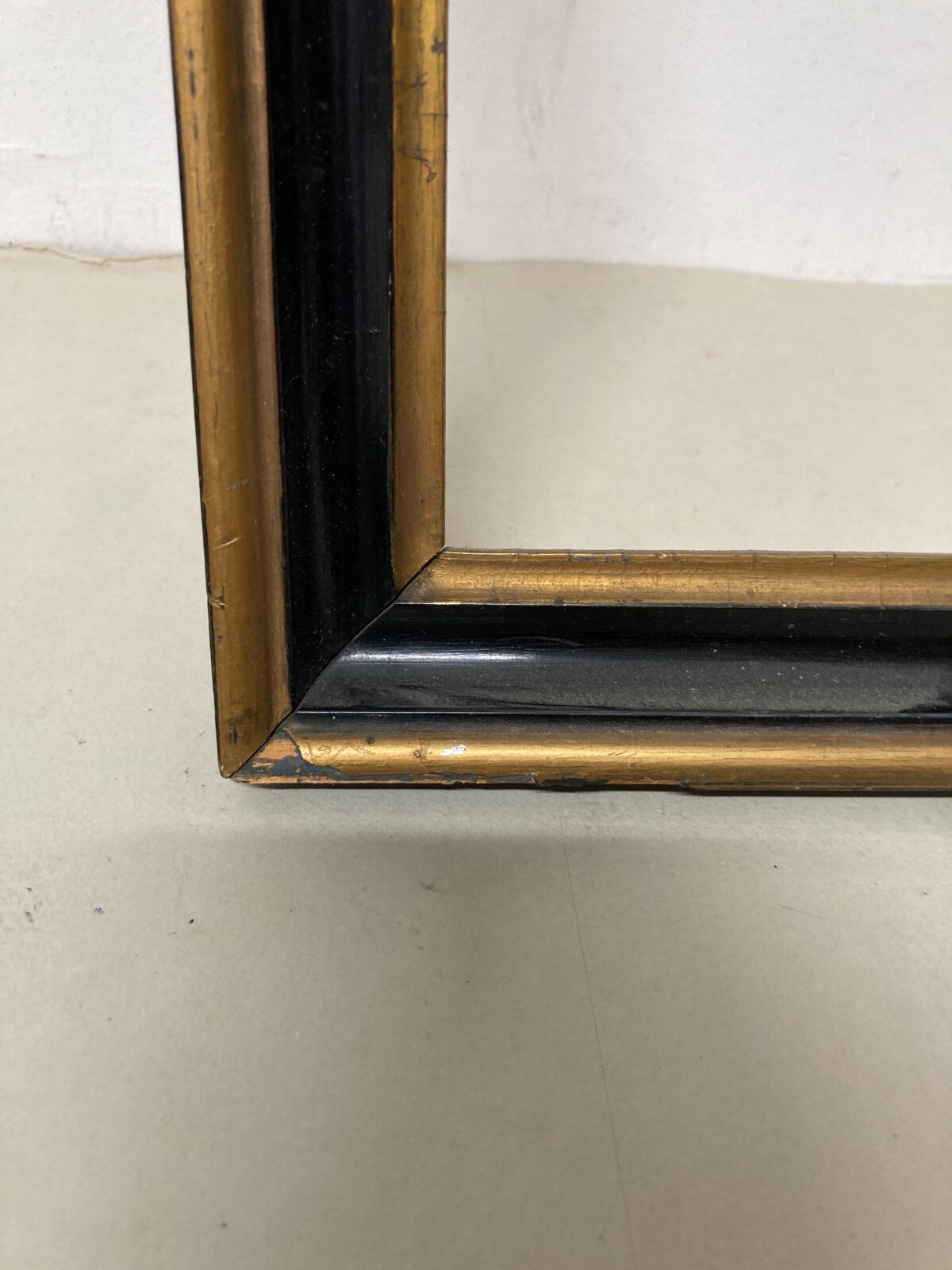 Antica Cornice In Legno Ebanizzato E Dorato