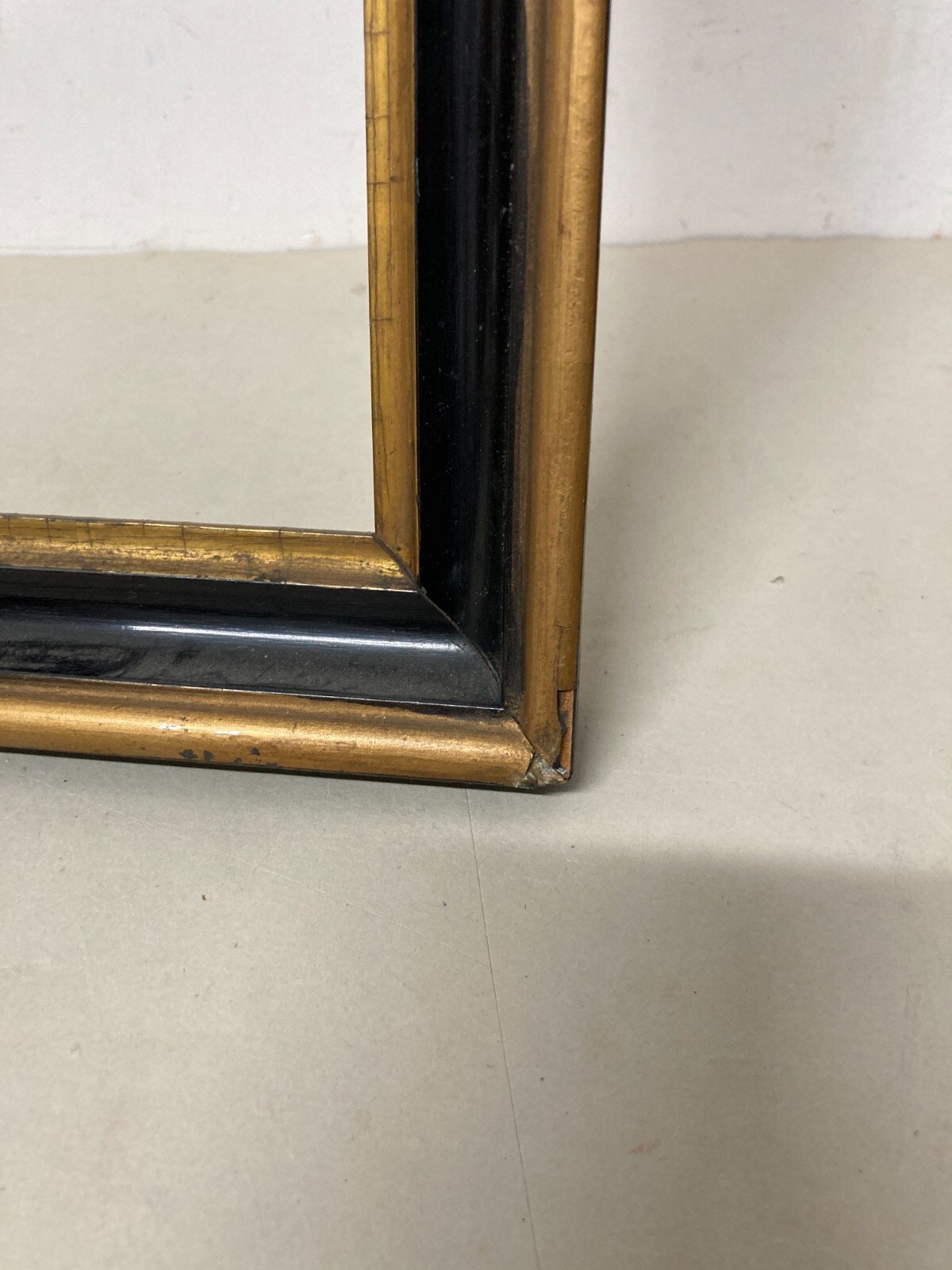 Antica Cornice In Legno Ebanizzato E Dorato